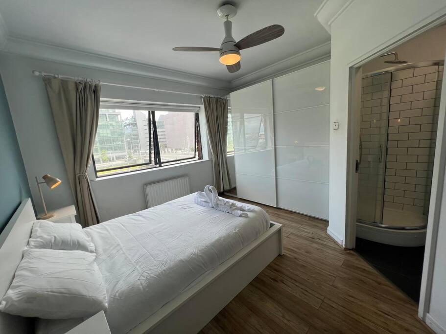 شقة Stylish Flat With River View دبلن المظهر الخارجي الصورة